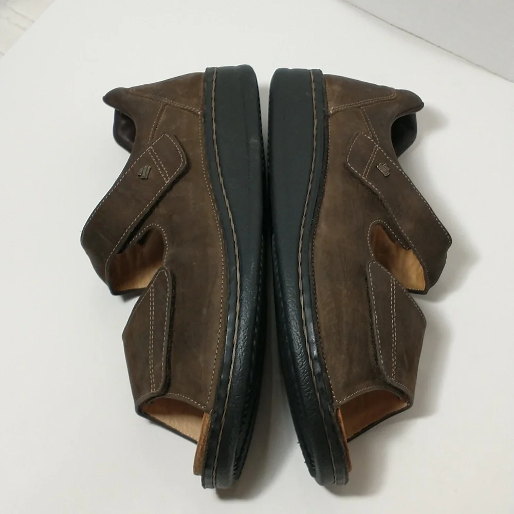 LIKE NEW Finn Comfort Men display picture 1